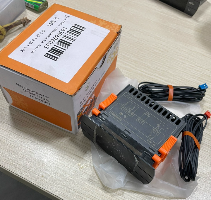 Atlas Copco P1639696032 Air Dryer Controller for Atlas Copco Refrigerated Compressed Air Dryer, detail view