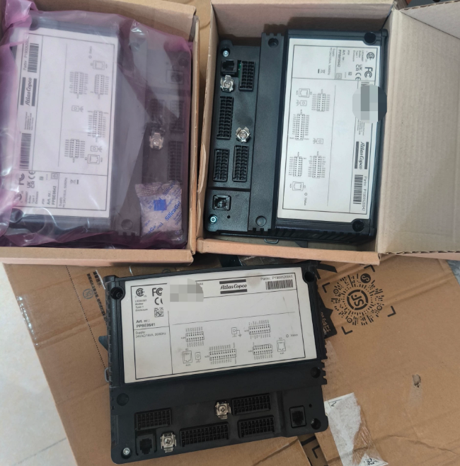 Atlas Copco P1900520052 Elektronikon Mk5 STD DIN Controller for Atlas Copco Air Compressor, detail view